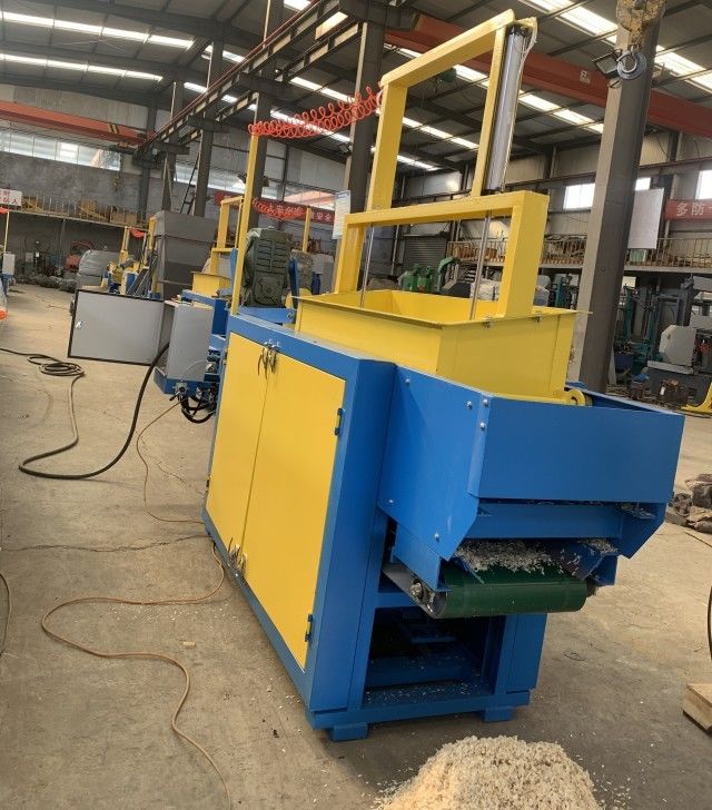 Screw Shaft Wood Shaving Machine For Animal Bedding 1000kgs/Hour