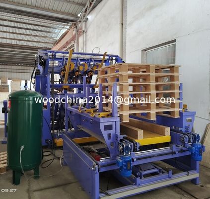 Plataforma de madera automática que clava la máquina del fabricante de la plataforma de la máquina, plataforma automática que clava la máquina con la operación neumática