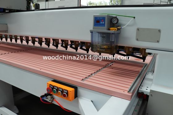 Tamaños personalizados 600 por 2400mm Panel de pared Absorción de sonido Panel acústico Nailing Machine para la venta