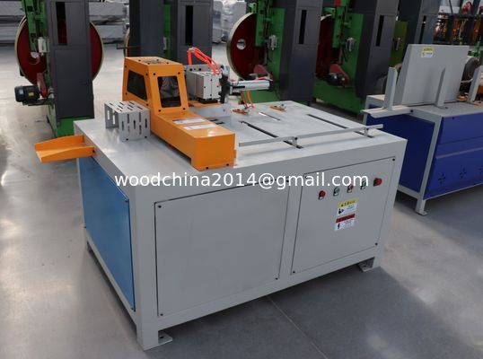 Máquina de corte de bloques para paletas de madera automática de madera pequeña paleta de bloques de madera cortadora de cortador de banda máquina de hacer sierra