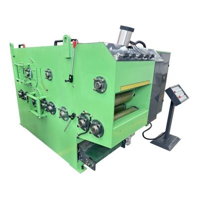 Serigüera industrial de doble arbre multi-rip con altura de corte de 300 mm, ancho de entrada de 600 mm y arbre inferior de 75 kW