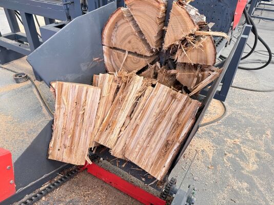 50-Ton Hydraulic Thrust Mobile Fully Automated Firewood Processor for 600mm Log Diameter Splitting